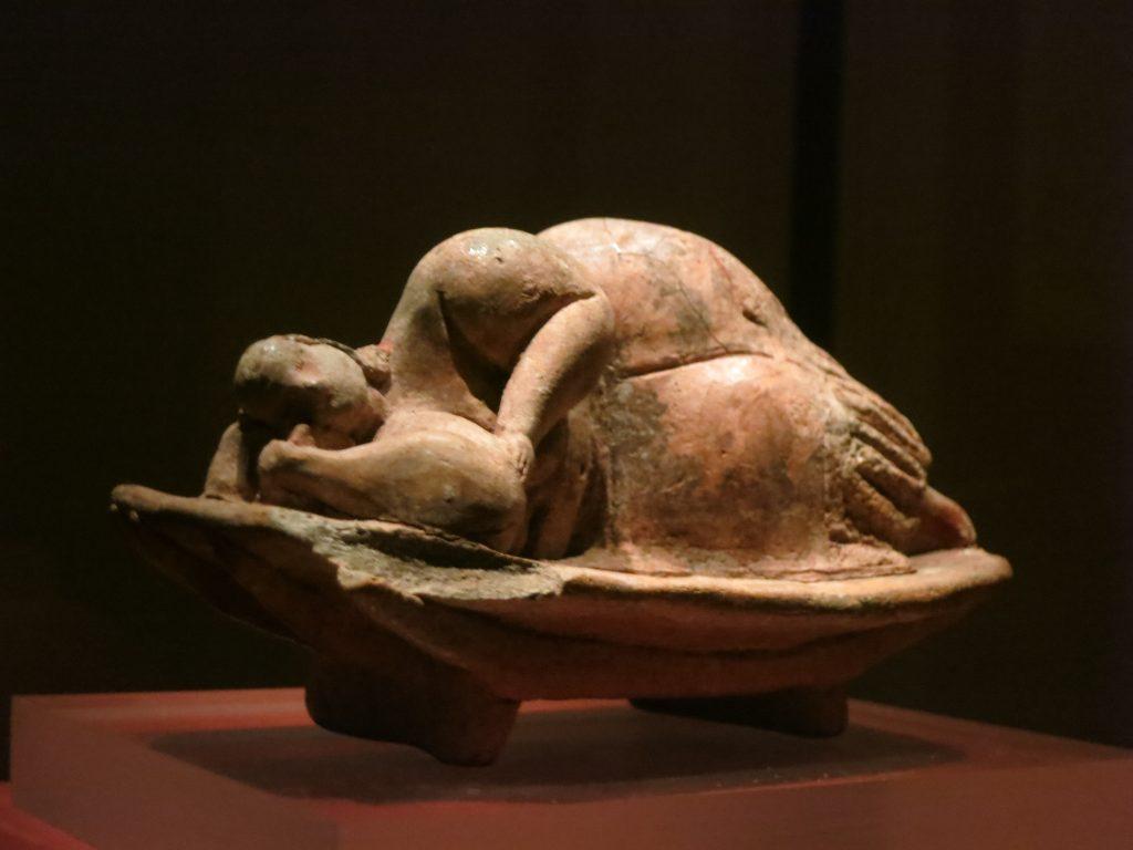 Skulptur einer schlafenden Frau, 3.000 vor unserer Zeit